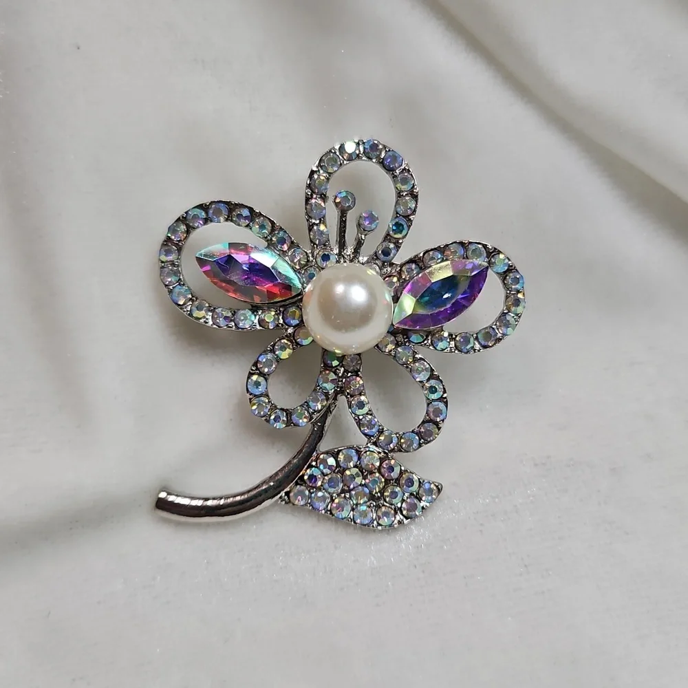 Women's Silver AB Rhinestone Flower Floral Brooch Retro Style Pin Sparkling NEW